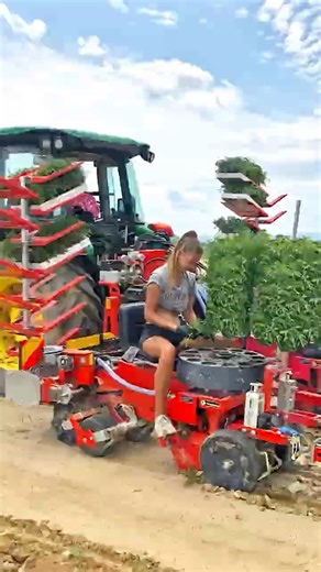 Top Farmer Reveals SECRET to MAXIMIZING Crop Production with Auto Seeding