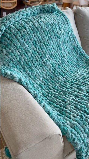 Looking for a new hobby? Check out our beginner friendly knit blanket tutorials at wildlywoven.store
