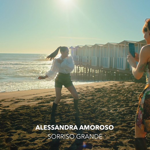 58K views · 817 reactions | Alessandra Amoroso è tornata! ❤️ Non perdetevi qui i video ufficiali dei nuovi singoli "Sorriso Grande" e "Piuma" ✨懶 ▶️ https://www.youtube.com/watch?v=BrzbvJsc3zI&list=PLkqz3S84Tw-TLijJvLxI7KwQLIzLnG19w | Vevo | Facebook