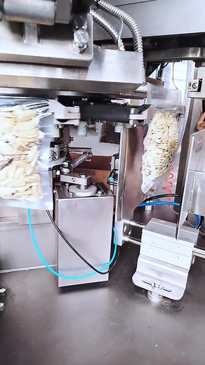Take your packaging efficiency to the next level with precision automation, minimizing human error, reducing costs, and delivering consistent, high-quality packaging at rapid speeds. #packagingmachine #packagingmachinesupplier #verticalpackingmachine #weighingmachine #fillingmachine #price #factory #packagingsolutions