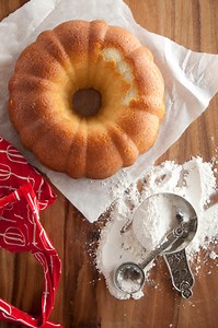 Mama's Pound Cake | Paula Deen