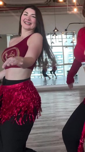 Belly dancer, welcome to an enchanting journey through the vibrant tapestry of Middle Eastern dancing, where each movement tells a story steeped in the tradition of Arabic dance. In this immersive belly dance class, crafted especially for beginners, you embark on a path to master the art of musically belly dance. Guided by the spirit of Shakira belly dance, our expert instructor unravels the intricacies of belly dancing how-to techniques, ensuring each step is a confident stride into the realm o