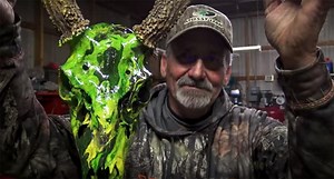 How to Hydro Dip a European Mount Deer Skull