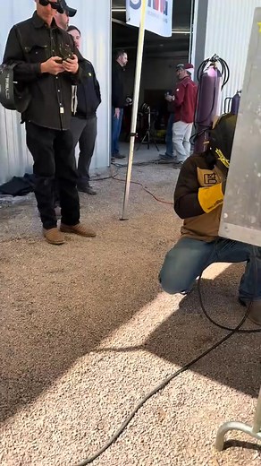 Burning some rods with @ESAB North America They definitely have top of the line machines and products 💯🤝🏽💪🏽 #ESAB #Sentinel #7018 #stickwelding #vertical #dbm #datboimiggz #datboimiggzllc #weldingproducts #weldinglens ##weldinggloves #highquality #weld #welder #ilove #welding #tank #tanking #tankie #work ##fly #fypシ #ironwork #good vibes #goodvibesonly | Datboimiggz