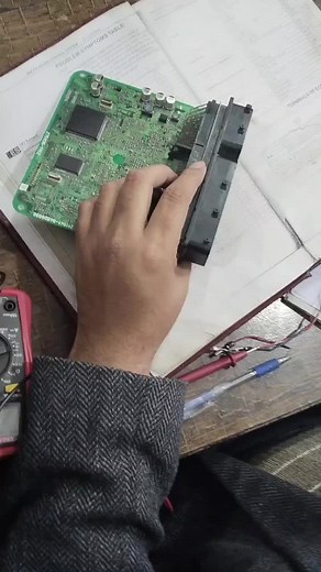 How to Trace ECM Pinouts for Automotive Diagnosis