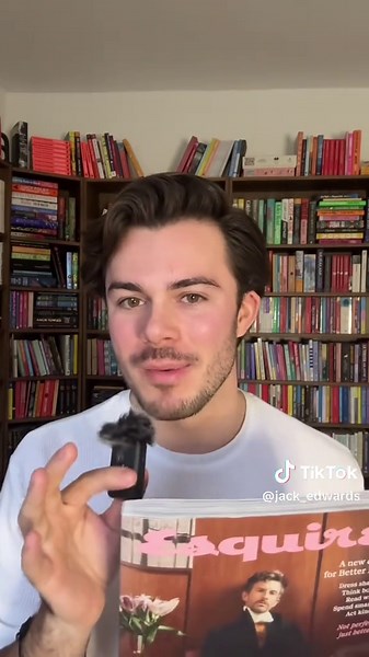 It took a decade to get here but my book reviews are finally in print 🥹🥹 new job babyyyy!!! your @Esquireuk contributing literary editor reporting for duty :) a dream!!