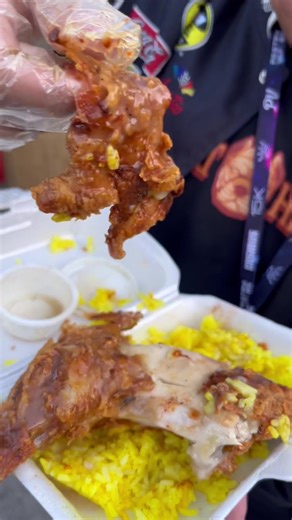 2.4M views · 58K reactions | 87pesos mo may malaki ka ng Fried Chicken with Java Rice at Gravy grabe panalo to tapos lalagyan mo pa ng Chili Powder sheeesh!! : The Fritos of Manila | KuysCharlieboi | Facebook