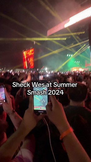 Mo Bamba by Sheck Wes live at lyrical lemonade summer smash music festival 2024😍 #summersmash #lyricallemonade #sheckwes #mobamba #concert #cactusjack