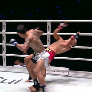 EPIC spinning backfist 🌪️