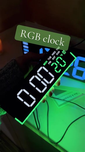 This RGB clock make your bedroom cooler! #rgb #clock #newyearnewme #gift #roomtour