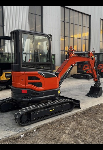 #excavator HQE25: The 2.5T Pro Digger with Load Sensing Power! 🚜💨 Looking for precision? Meet the HQE25. Built for operators who demand more than just a basic machine. ✅ Hydraulic Beast: 67.2 L/min Max Flow Load Sensing Valve (Taifeng). Smooth, multi-function control. ✅ Premium Core: EDDY Piston Motors (Travel & Swing) Variable Piston Pump. ✅ Engine Options: Yanmar 3TNV80F (Standard) or Kubota D1105. ✅ Versatile: Boom Swing & Retractable Chassis for tight spots. ✅ Performance: 20kN Bucket Digg