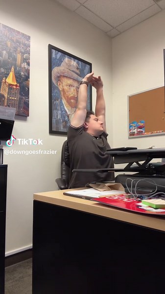 IMPORTANT OFFICE ADVICE 👆🏻👆🏻 #fyp #office #stretch | stretching