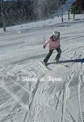 Skiing in Japan! First time skiing, what an experience! We did a beginner’s course, the instructor’s spoke limited English but were so incredibly friendly and patient, the views were amazing and it was so fun, I definitely recommend! We went to moiwa mountain as I heard it’s best for beginners, so many kids here learning. So cute! #japan #sapporo #hokkaido #snow #winterholiday #ski #skiing #mountainview