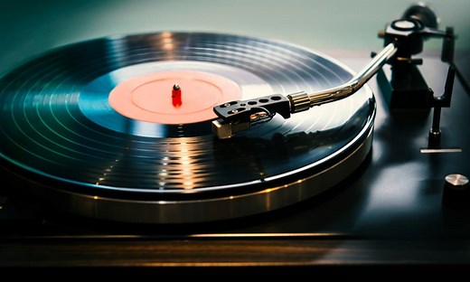 How Do Vinyl Records Work: The Ins and Outs of Playing Vinyl Records