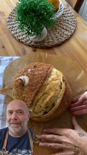 ¿Tus panes con semillas se ven así? 🍞 Accede a la MasterClass de Masa Madre: https://hotm.art/9FqZvLBu 📱 Descarga la App de Gluten Morgen: Android: https://hotm.art/P5sz87 iOS: https://hotm.art/Ml3Z4K #comunidadglutenmorgentv #GlutenMorgen #GlutenMorgenTV #panadero #masamadre #pan #panes #panaderia #reaccion | Gluten Morgen Español