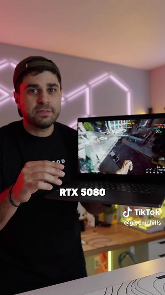 Replying to @影 an RTX 5080 GPU in this extremely thing gaming laptop, meet the @ROG_NA ROG Zephyrus G16 gaming laptop with an Intel ultra 9 processor and a 240Hz OLED Monitor #laptop #rog #asus #gaminglaptop #fypシ