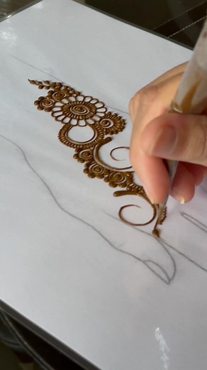 Simple Henna Designs for Beginners: Easy Ideas