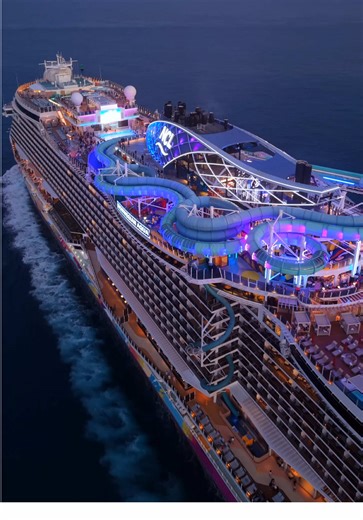 Aqua looking gorgeous 😍 We post all our videos on Instagram. Check it out! #ad #cruises #thecruisespotter #nclaqua