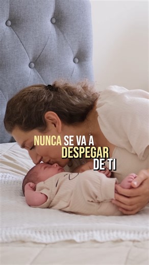 Ana María Silva | Sueño Infantil on Instagram: "¿Alguna vez escuchaste que si dormís a tu bebé en brazos, después no va a poder dormir sin eso? 😏 La realidad es otra ✨ El contacto no perjudica el descanso, lo acompaña, lo regula y le da seguridad 🤍👶 El cuerpo también enseña a dormir cuando se usa con conciencia y paciencia El proceso puede ser simple y respetuoso: Aceptar los brazos como parte del camino 🫶 Reducirlos de forma gradual, sin apuro ⏳ Mantener la presencia para que el bebé se sie