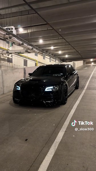 Exploring the Chrysler 300: Features and Performance