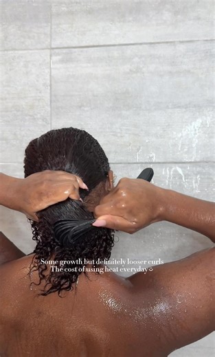 Hot take : some loose curls never hurt 😛 #curlyhair #straightnatural #wethair #heatdamagecurls #naturalhair