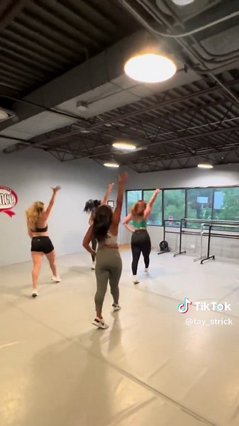 Cheerleading Inspo with Beyoncé's Dance Mix