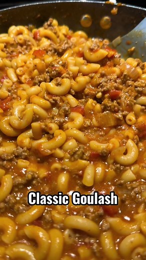 Easy One-Pot Goulash Recipe - Quick and Delicious!