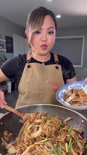 Beef Chow Fun: Easy & Delicious Chinese Noodle Recipe