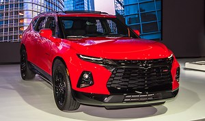 Chevy Blazer battery light is on - causes and how to reset