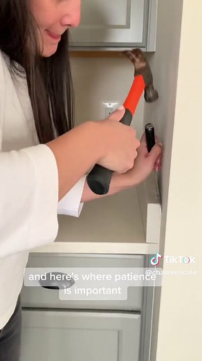 ✨How to properly remove kitchen countertop backsplash✨ After a failed attempt to remove without damaging the wall, I have come to learn patience is key! Full kitchen backsplash installation tutorial is on my IG story highlight called