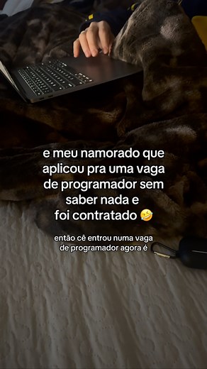 Paula | Métodos de estudos com IA 🧠🔍 on Instagram: "so ele pra fazer uma dessas mesmo mds 🤣 #emprego #vagadeemprego #clt #fyp #programming #coding #tech #techtok #techtokbrasil #developer #programmer #javascript #java #programacao #dev #desenvolvedor #tecnologia #codigo #engenhariadesoftware"