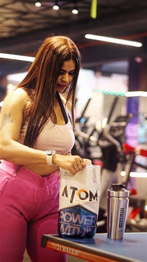 JYOTI GUPTA on Instagram: "Workout ke baad muscle recovery sirf protein se nahi, absorption se hoti hai. Is whey mein 24g high-quality protein + 11g EAA hai, jo muscle protein synthesis ko support karta hai. Added digestive enzymes protein breakdown aur absorption ko better banate hain — isliye bloating ya heaviness ka issue kam hota hai. Consistent intake + training = better recovery, lean gains aur performance support 💯 🛒 Checkout par discount code use karo: 👉 jyoasitis"