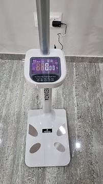 Medinza Height, Weight & BMI scale operating Body Mass Index Calculate Your BMI using Machine