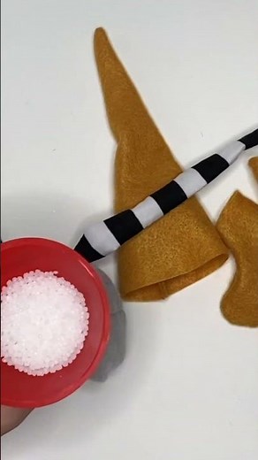 DIY Fall Gnome with Legs - Look at those legs and a free gnome boot pattern!