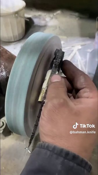 Handmade Knife Making Techniques for Collectors