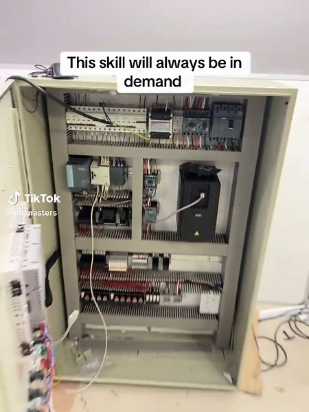 Essential PLC Programming and SCADA Training Opportunity