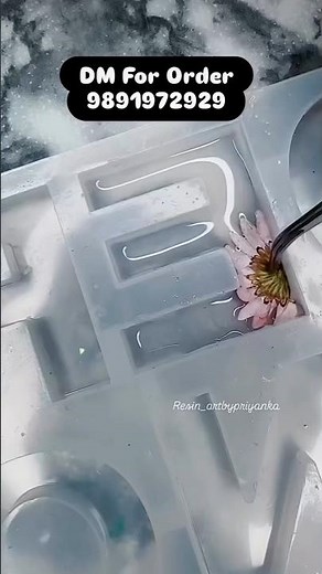 Personalized Resin Keychain - Letter E | Custom Handmade Glitter Initial Keyring |