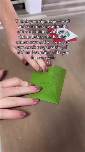 When in doubt, make an ADORABLE gift card holder to gift to your loved ones this holiday season!