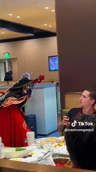 Exploring Sichuan Opera's Fascinating Face Change