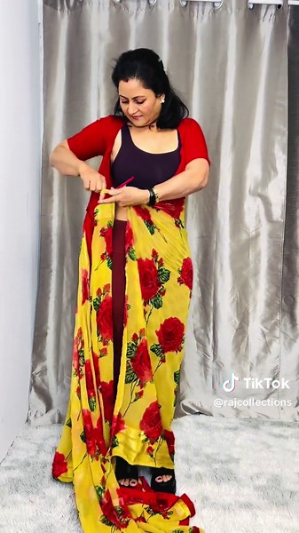 We are US based boutique located in Waltham, Massachusetts. We do have options on sari and blouses of which you can purchase and get pre-stitched. Or you can bring your own sari blouse and we can do the pre-stiching 💖💚 for further inquiries give us a call on 781-3146079 ✨ We aretrying our best to reply to your messages and orders soon! Keep us in your thoughts 🙏 #prestitchedsari #prestitchedsaricholi #traditionallymodernsari #easywear #sarifanatic