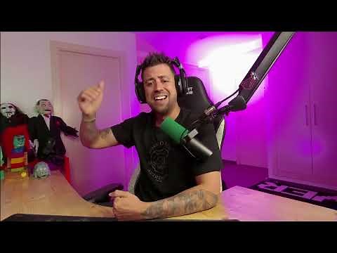 Auron juega 2 juegos de miedo raretes...