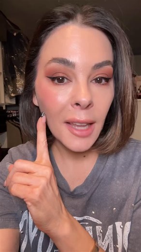 Erica Taylor on Instagram: "Yes I know I said put the blush high but I never said all up into temples and hairline. So I wanted to clarify best blush placement for the basic lifted cheek. Of course do what makes you happy - but as a makeup artist for 30 years dealing with average basic makeup client this is my best placement universal recommendation #makeupover40 #blush #blushplacement #makeup #makeuphacks #makeuptutorial used @rarebeauty Hope blush and @itcosmetics number 7 double ended blender