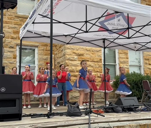 26K views · 830 reactions | Our little bitties clogging a little freestyle. Aren’t they adorable?!? | Simply Southern Cloggers | Facebook