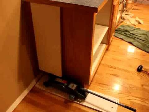 How to Remove a Kitchen Countertop