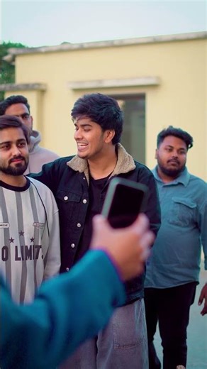 OnePlus 15 vs iPhone 17 कौन है सबसे बेस्ट?🤯#shorts