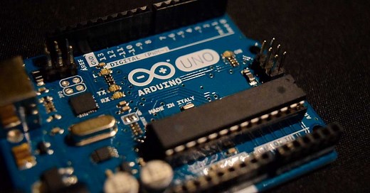 Programar en Arduino: lenguajes, programas y primeros pasos