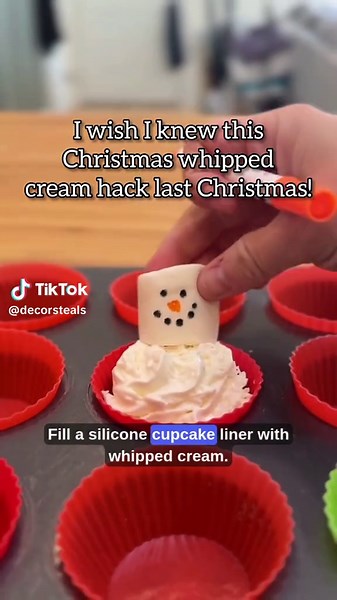 ⛄️ Snowman hot cocoa toppers worth melting for! SAVE this for easy holiday ideas! 🎅 ☕️Make frozen whipped cream hot cocoa toppers for the ultimate holiday treat to make the perfect addition for your hot chocolate in your Santa mug! ⛄️ Melting Snowman: Use a marshmallow for the head, pretzel sticks for arms, and writing gel to add eyes and a nose. Generously sprinkle your favorite Christmas sprinkles or holiday-themed sprinkles on top. 🧊 Freeze your creations in silicone molds for a few hours t