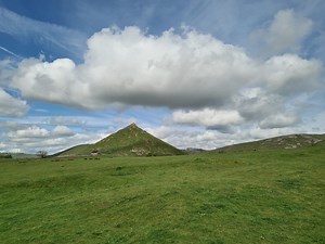 Thorpe Cloud and Dovedale Circular Walk - Peak District Walks for Kids