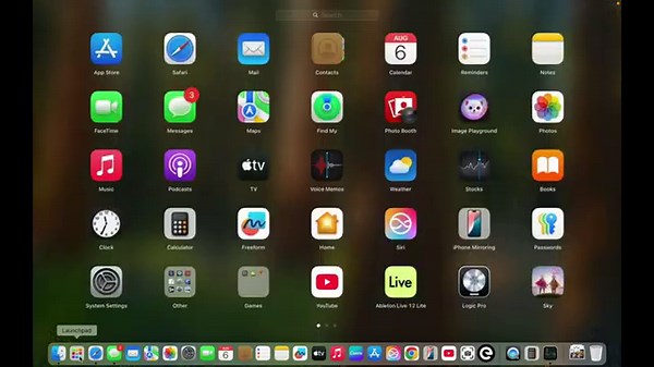 How to Open Task Manager on MacBook | 2 Ways | Beginner Guide (2025)