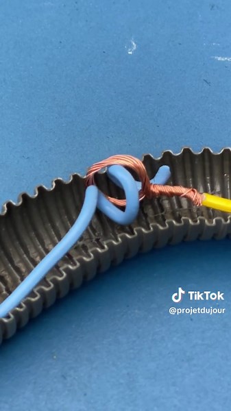 Never struggle to run wires through conduit again A simple trick that saves time and effort #ukeletrician #WirePullingTip #ElectricHack #SmartInstall